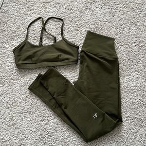 Alo Yoga Set